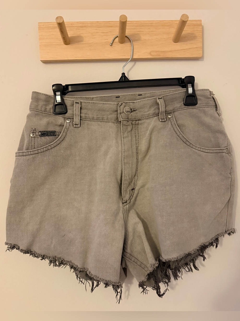 Vintage Lee Women's Taupe Frayed Hem Denim Shorts - Picture 3 of 4